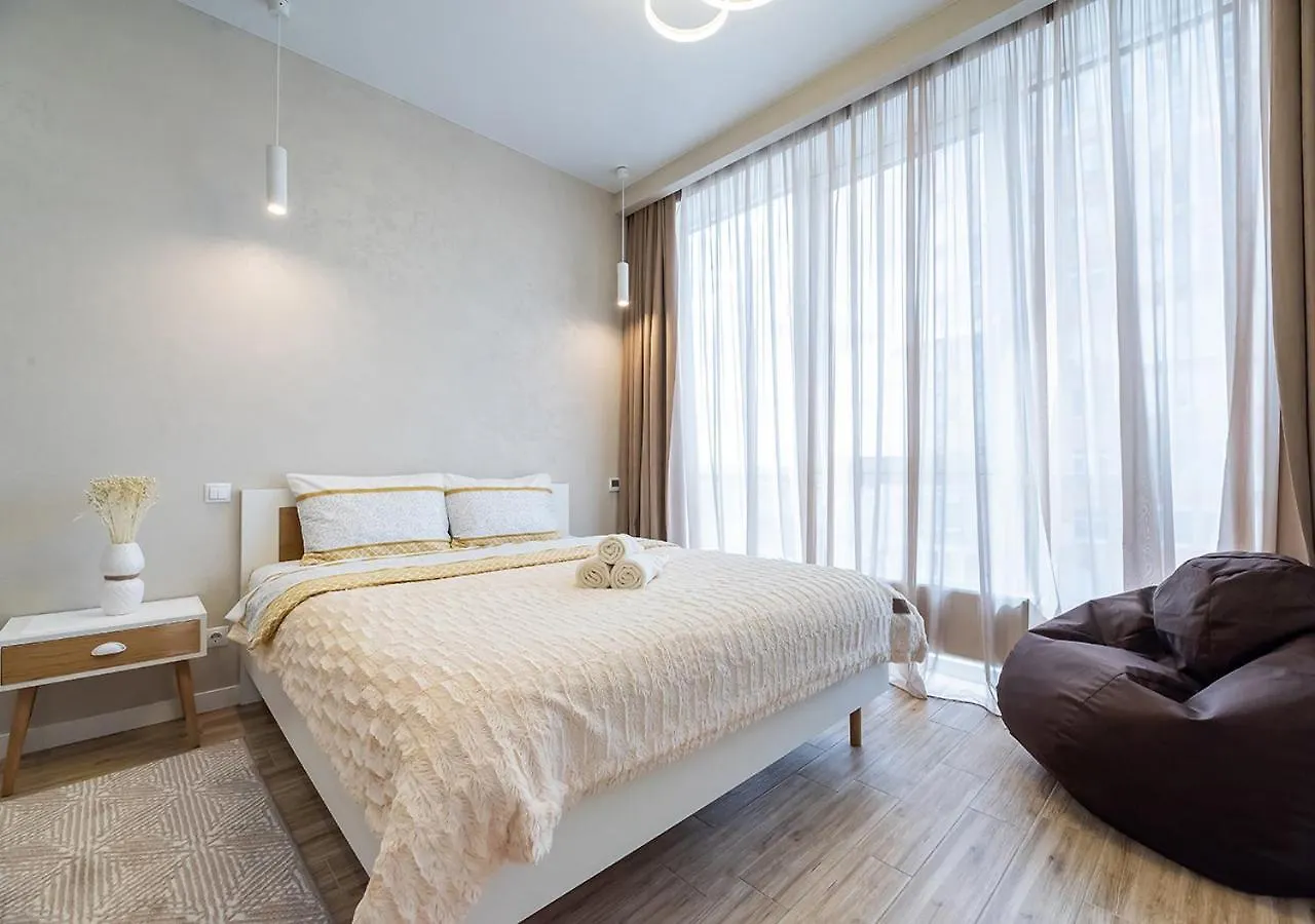 Дизайнерская квартира на Оболони в новом доме ЖК Smart Plaza Obolon Киев Апартаменты